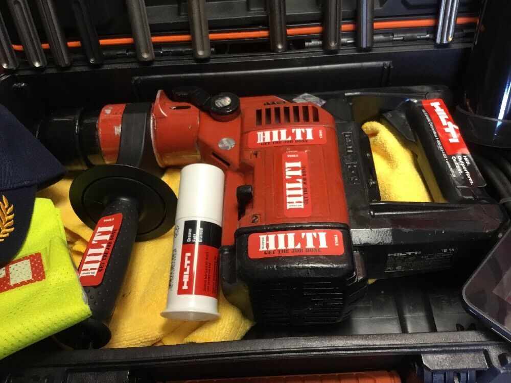 HILTI TE 55 HAMMER DRILL, L@@K, FREE PAD AND EXTRAS, STRONG, GERMANY, FAST SHIP