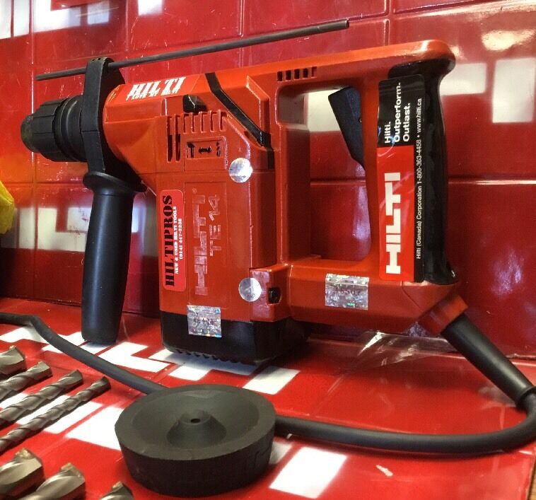 HILTI TE 14 HAMMER DRILL, NICE BAG , LOAD BITS , KNIFE