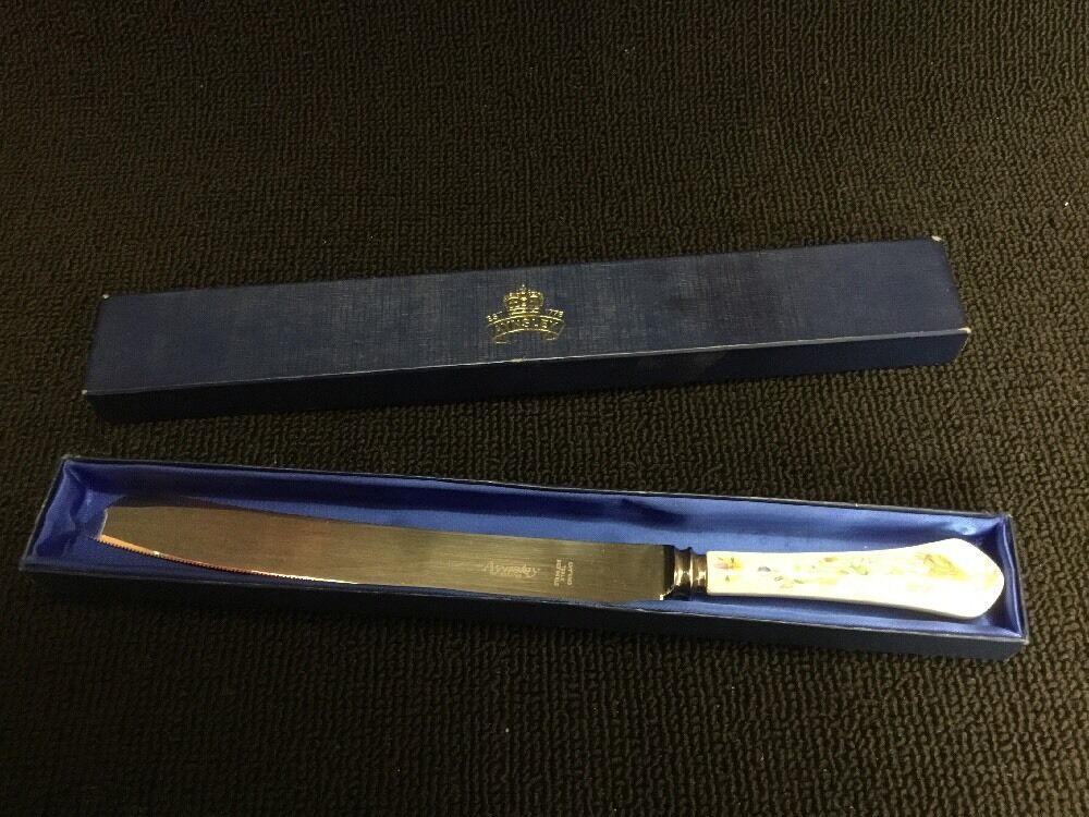 BREAD KNIFE & STAINLESS BLADE IN BIRD BY AYNSLEY