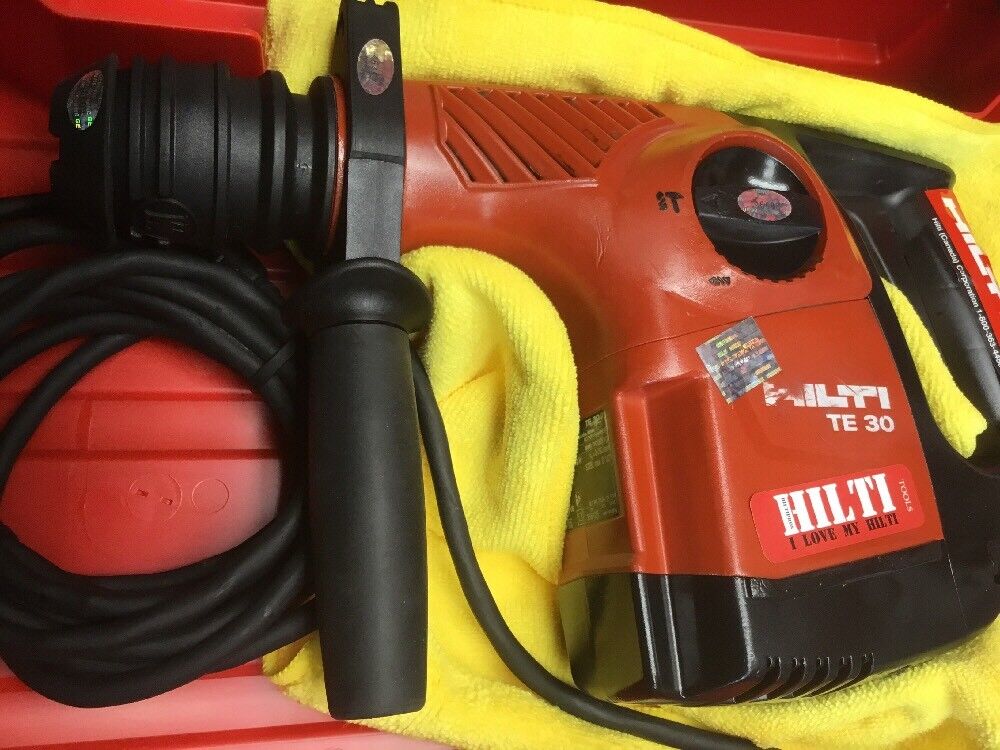 HILTI TE 30 HAMMER DRILL, PREOWNED, FREE TABLET, BITS, A LOT EXTRAS