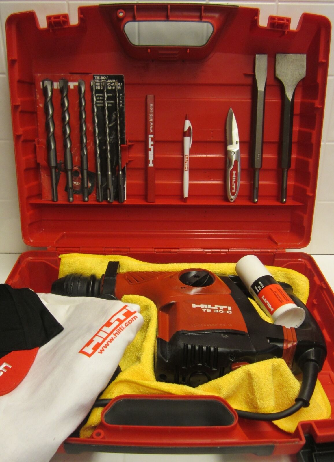 HILTI TE 30-C HAMMER DRILL, GREAT CONDITION, FREE BITS, CHISELS