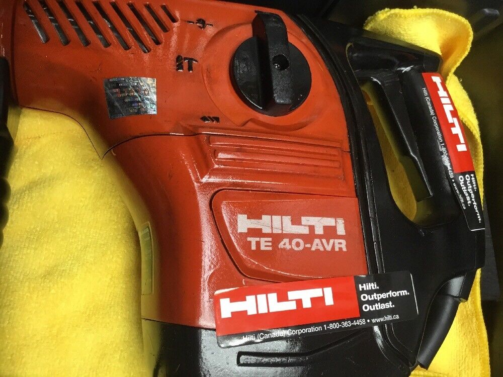 HILTI TE 40-AVR HAMMER DRILL,  PREOWNED, FREE KNIFE SET,  EXTRAS