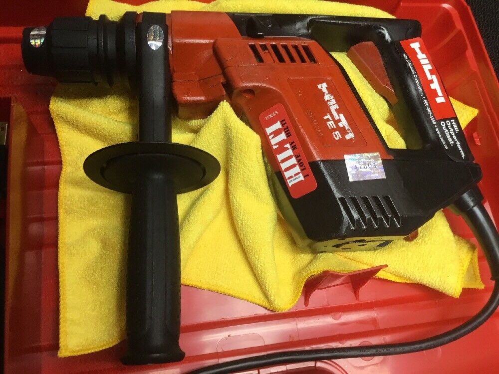 HILTI TE 5 HAMMER DRILL PREOWNED,REINFORCED HANDLE, FREE COFFEE MUG