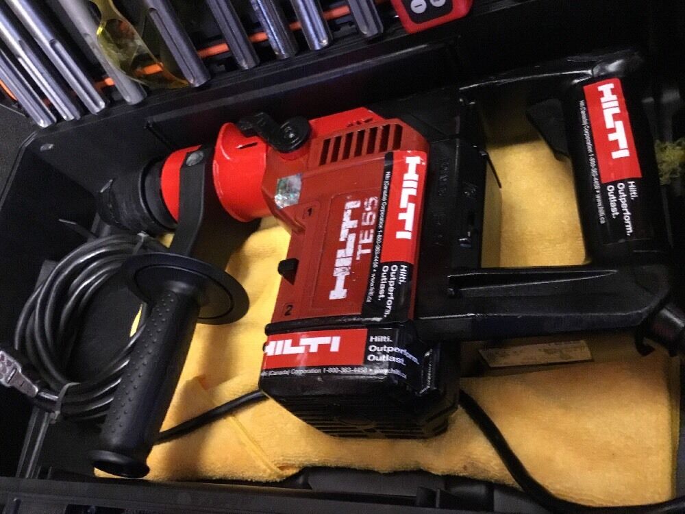 HILTI TE 55 HAMMER DRILL, PREOWNED, FREE LASER METER, A LOT OF EXTRAS, FAST SHIP