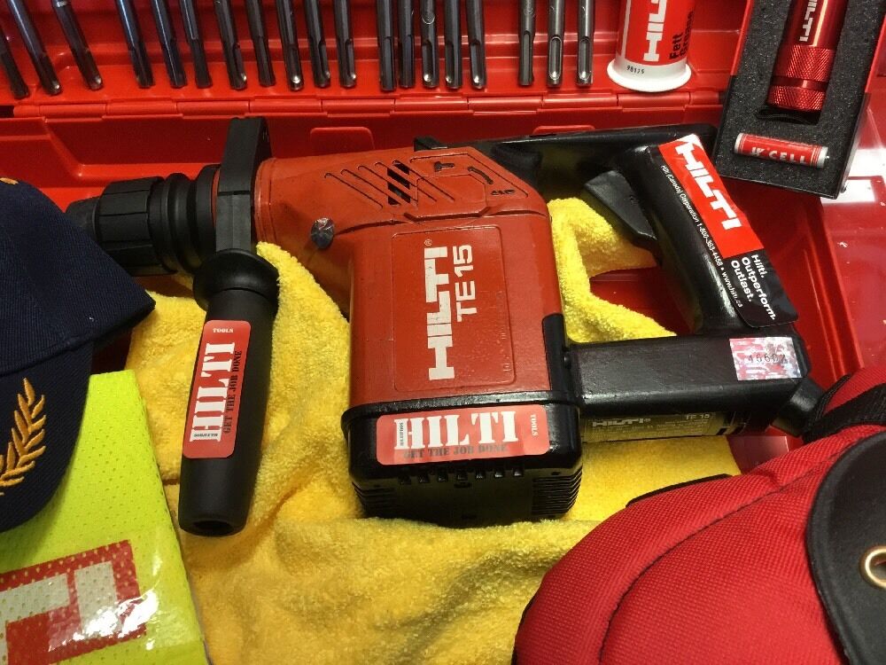 HILTI TE 15 HAMMER DRILL, FREE EXTRAS