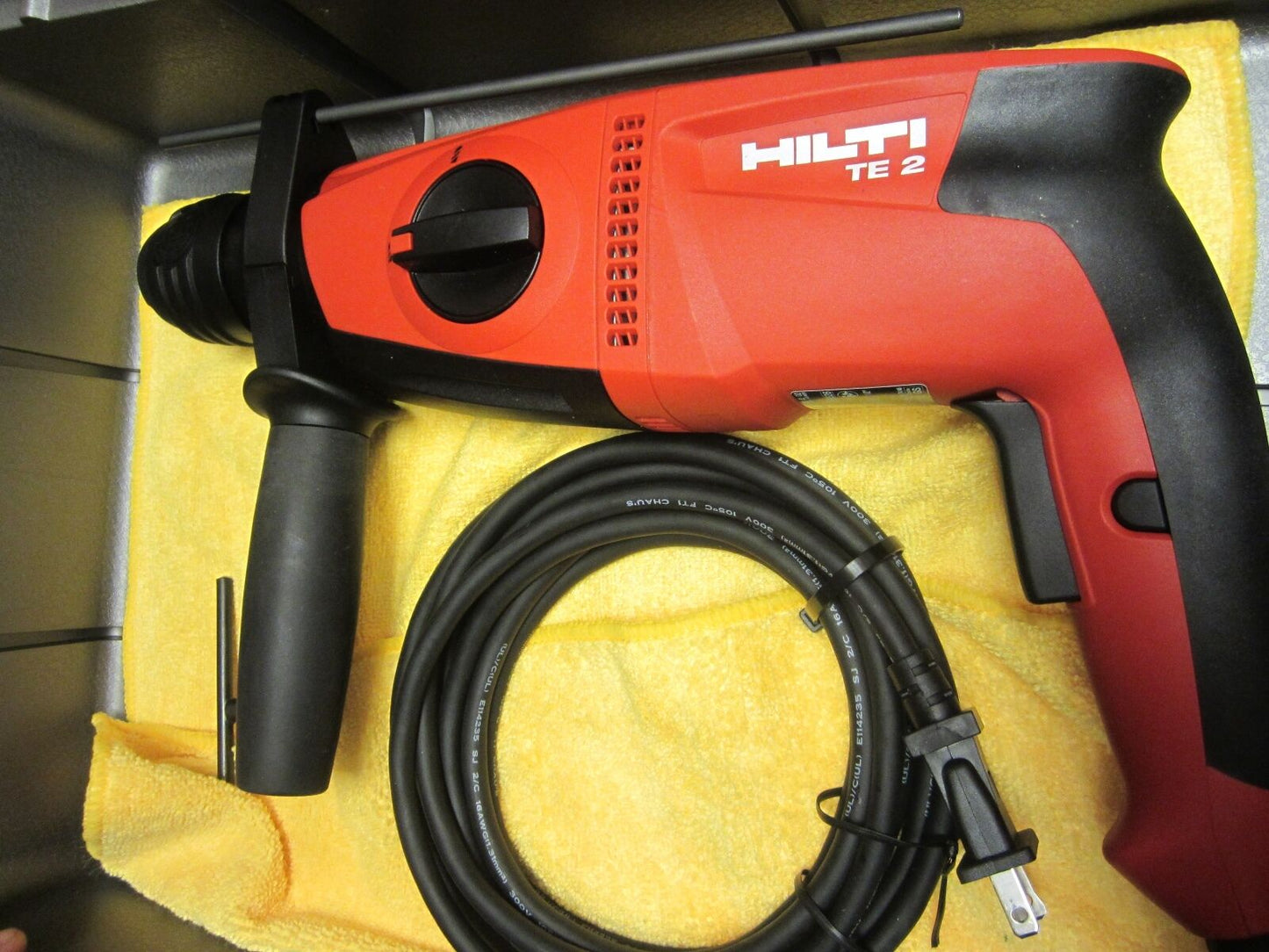 HILTI TE 2  ,SDS PLUS ADAPTOR &  BIT SET , BRAND NEW, ORIGINAL