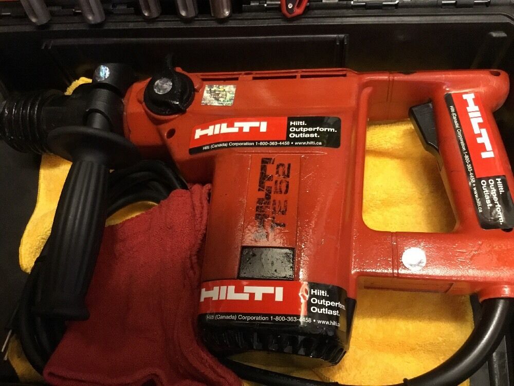 HILTI TE 52 PREOWNED, FREE ANGLE GRINDER, BITS AND CHISELS, FAST SHIP