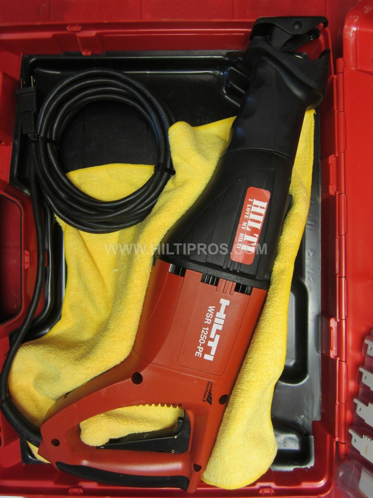 Hilti WSR 1250 PE ,MINT COND.FREE BLADES, KNEE PADS, EAR MUFFS, FAST SHIP