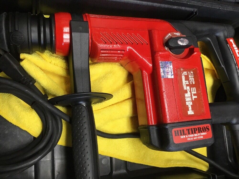 HILTI TE 35 HAMMER DRILL, PREOWNED, FREE SPEAKER,  BITS, EXTRAS