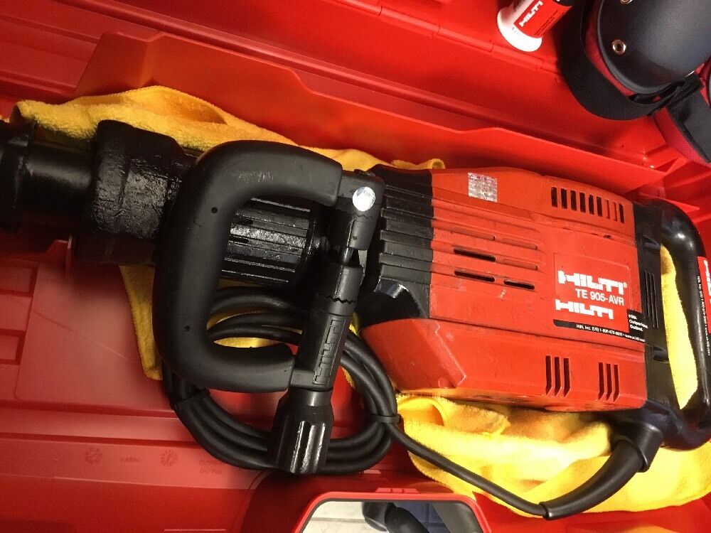 HILTI TE 905 AVR, PREOWNED, FREE LASER METER, CHISELS, PLUS EXTRAS, FAST SHIP