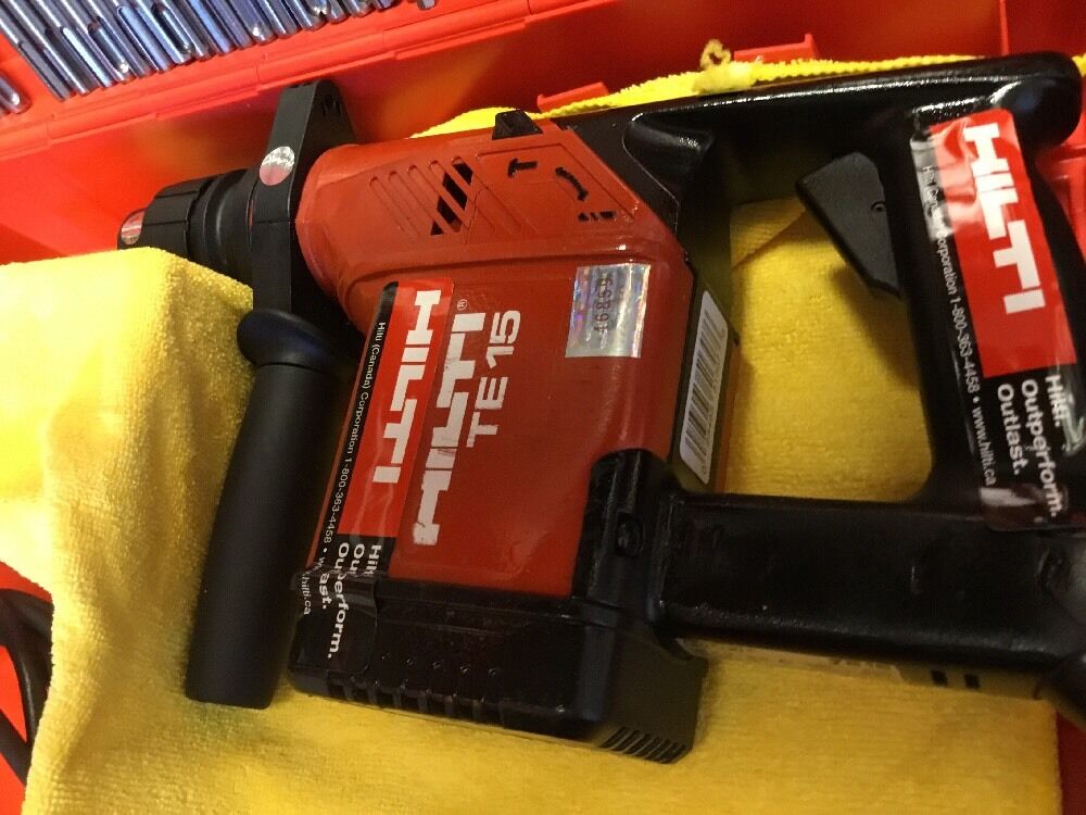 HILTI TE 15 HAMMER DRILL PREOWNED, FREE MUG, BITS, EXTRAS