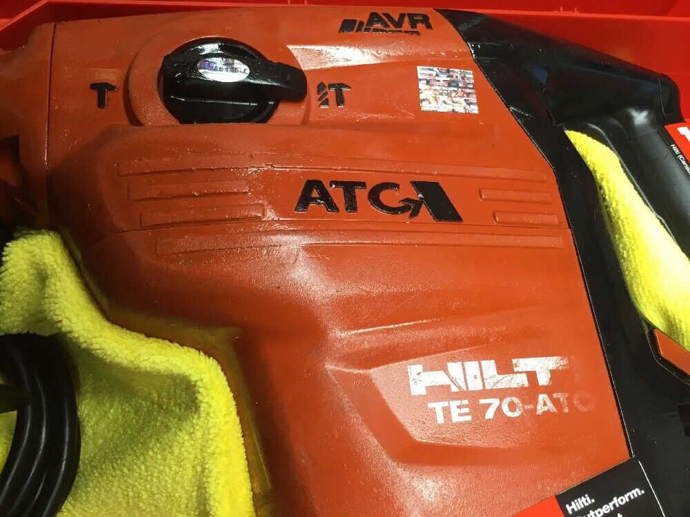 HILTI TE 70 ATC AVR, PREOWNED, FREE KNIFE SET, BITS, CHISELS, EXTRAS