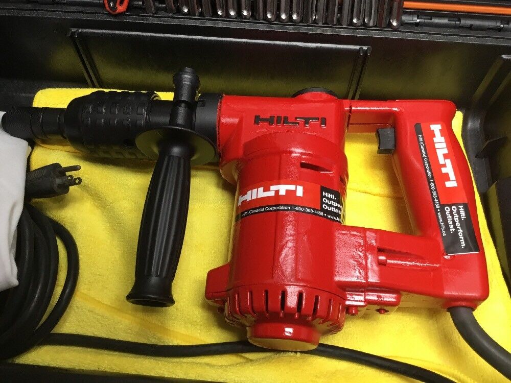 HILTI TE 17 HAMMER DRILL, PREOWNED, FREE KNIFE SET,  EXTRAS