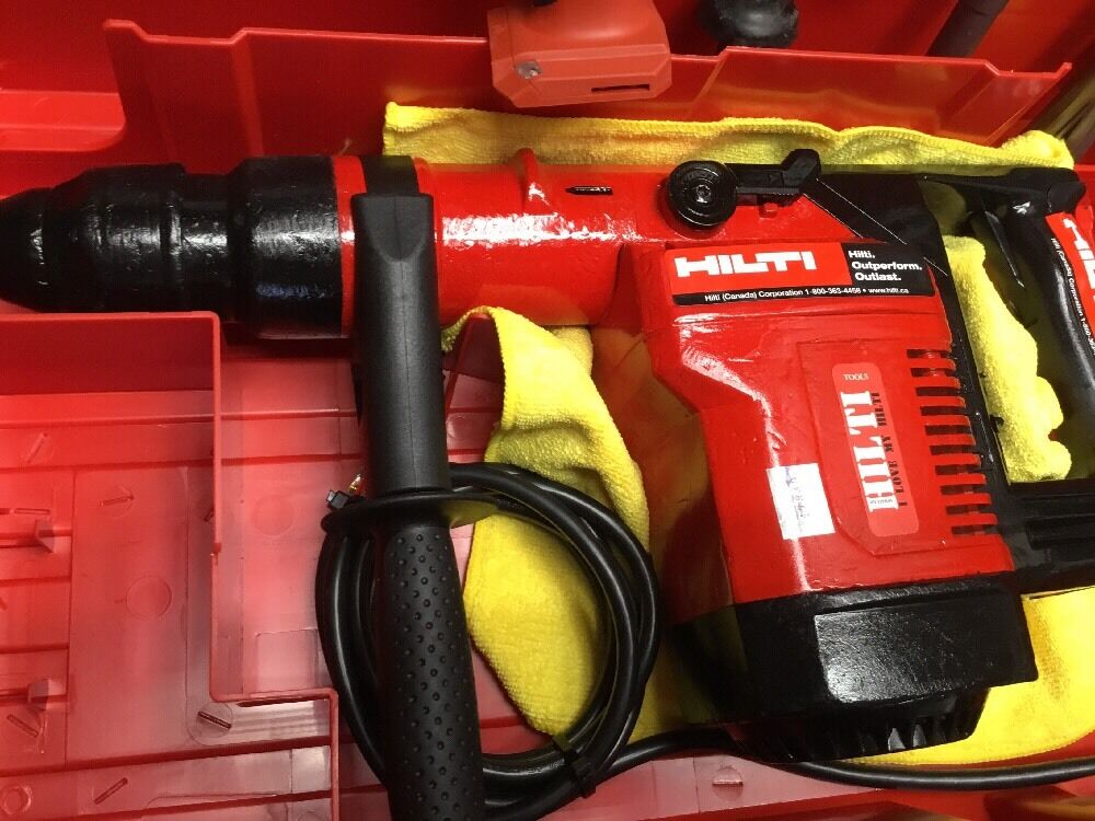 HILTI TE 74 HAMMER DRILL, PREOWNED, FREE SID 2-A, BITS, EXTRAS