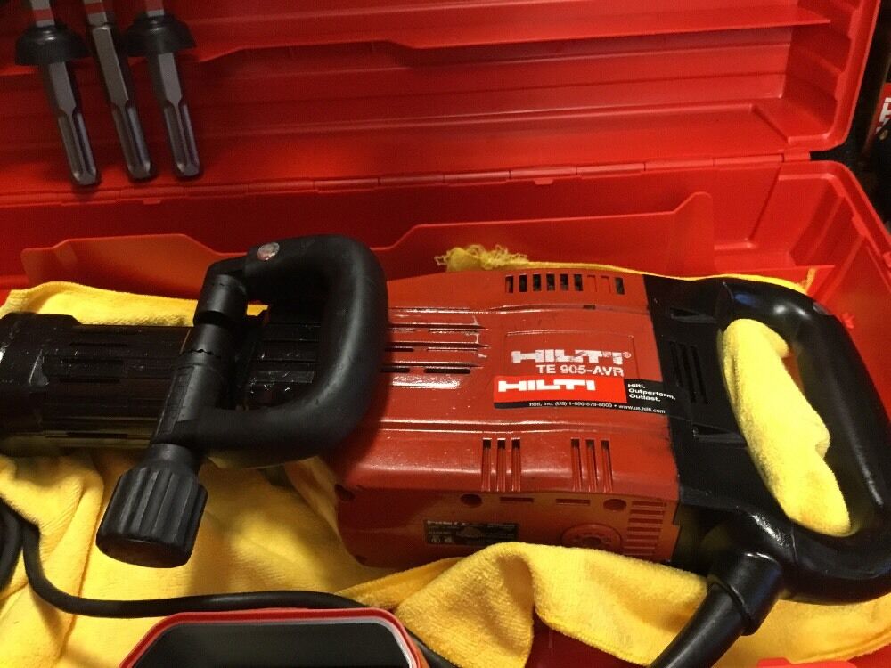 HILTI TE 905-AVR, PREOWNED, FREE WALL CLOCK, CHISELS, PLUS EXTRAS, FAST SHIP