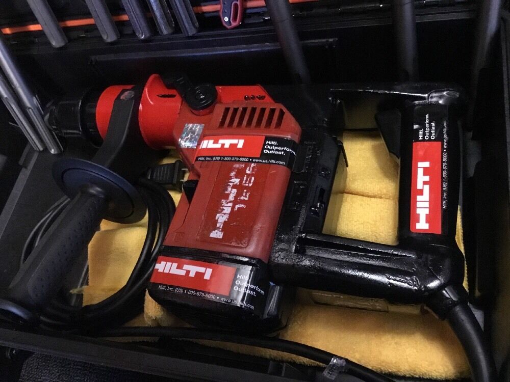 HILTI TE 55 HAMMER DRILL, PREOWNED, FREE GRINDER, A LOT OF EXTRA, FAST SHIP