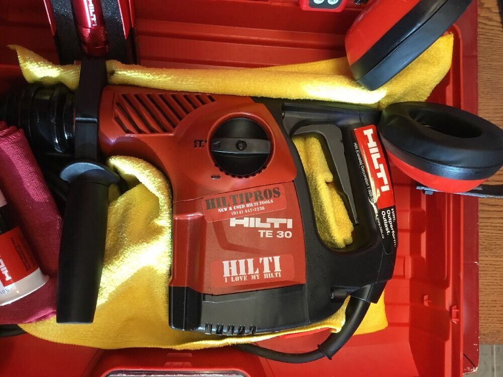 HILTI TE 30 HAMMER DRILL, PREOWNED, GREAT CONDITION