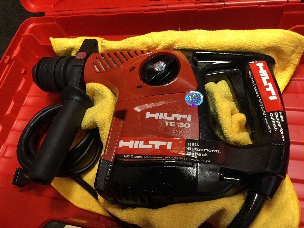 HILTI TE 30 HAMMER DRILL, PREOWNED, FREE MUG, BITS, T-SHIRT, MORE