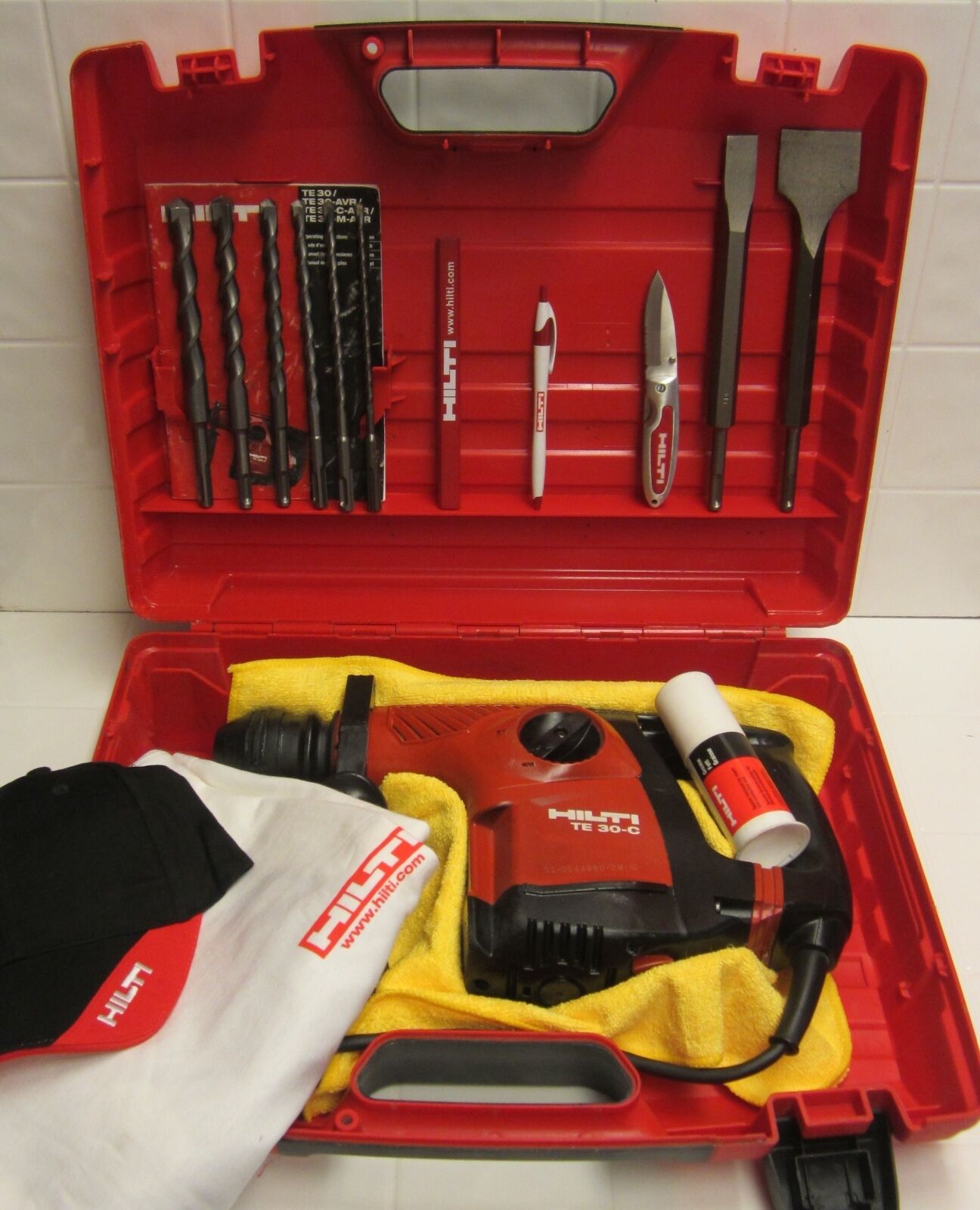 HILTI TE 30-C HAMMER DRILL, GREAT CONDITION, FREE BITS, CHISELS