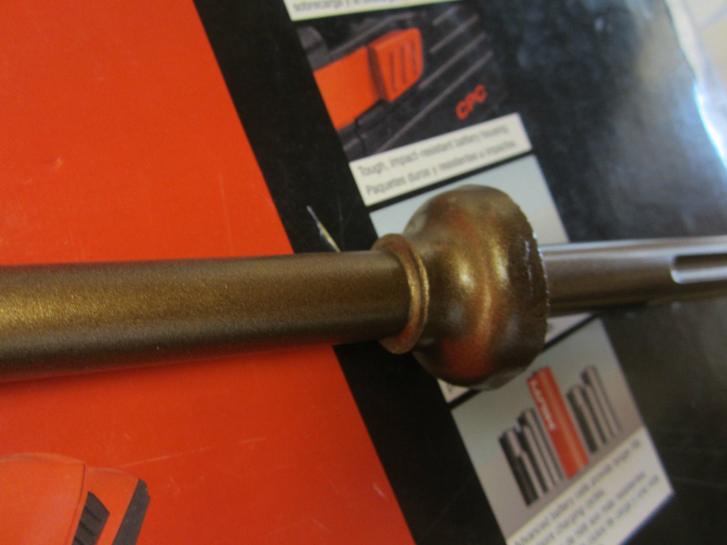 HILTI 19 IN. SELF-SHARPENING WIDE FLAT CHISEL SPM 12/50 PREOWNED,