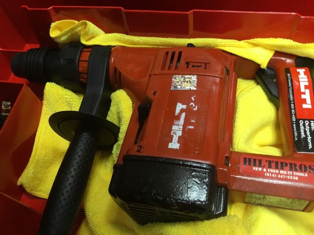 HILTI TE 24 HAMMER DRILL, PREWONED, FREE SPEAKER, BITS, BUNCH EXTRAS