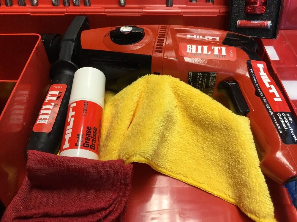 HILTI TE 2 HAMMER DRILL, EXCELLENT CONDITION, FREE MEASURER,