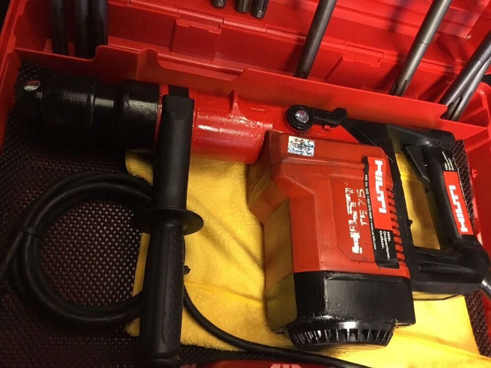 HILTI TE 75 HAMMER DRILL, PREOWNED, FREE GRINDER, A LOT OF EXTRAS