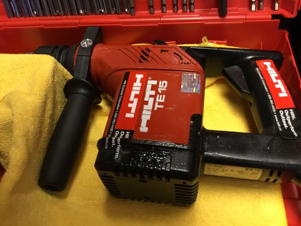 HILTI TE 15 HAMMER DRILL PREOWNED, FREE MUG, BITS, EXTRAS