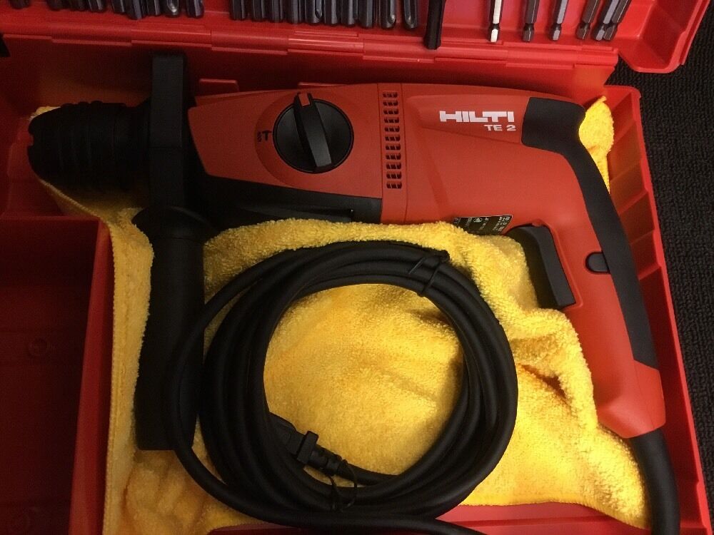 HILTI TE 2 HAMMER DRILL, NEW, FREE GRINDER, BITS, A LOT OF EXTRAS