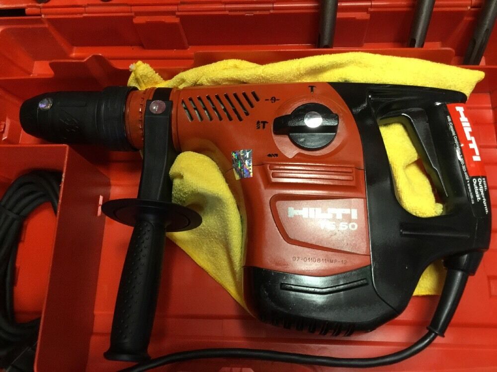 HILTI TE 50, GREAT CONDITION, FREE COFFEE MUG, CORE BITS, CHISEL, FAST SHIP