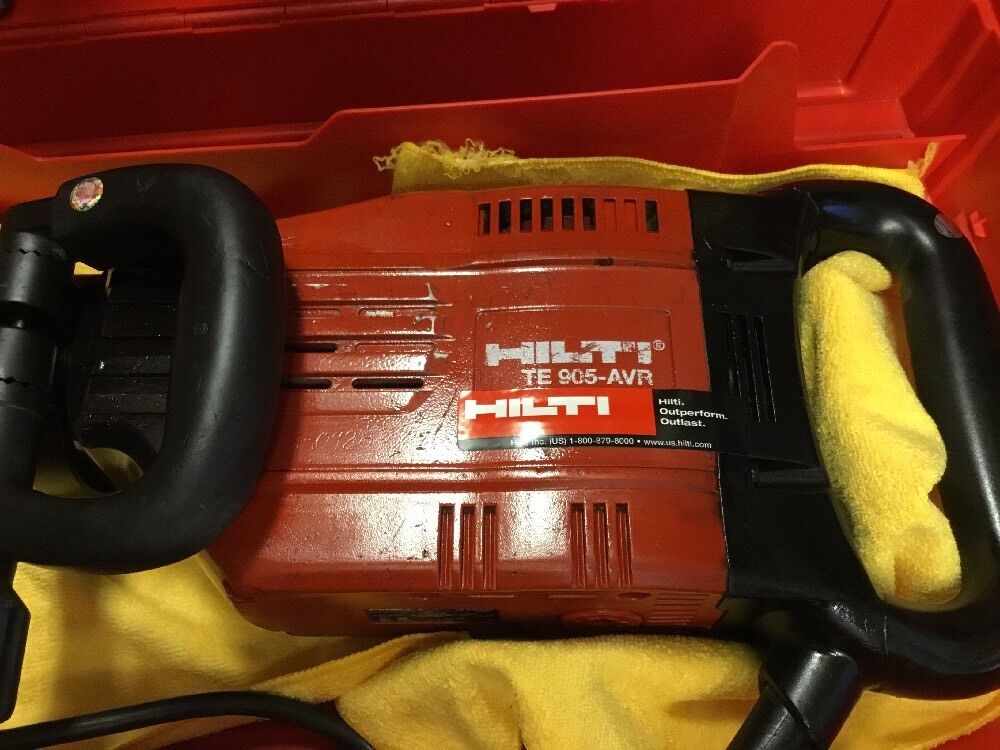 HILTI TE 905-AVR, PREOWNED, FREE WALL CLOCK, CHISELS, PLUS EXTRAS, FAST SHIP