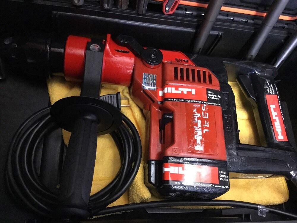 HILTI TE 55 HAMMER DRILL, PREOWNED, FREE GRINDER, A LOT OF EXTRA, FAST SHIP