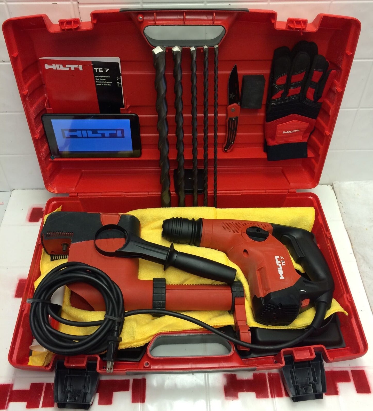 HILTI TE 7 WITH DUSTY REMOVAL SYSTEM, NEW, FREE TABLET, EXTRAS