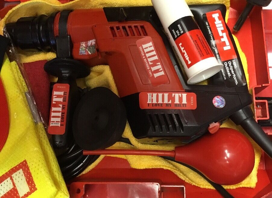 HILTI TE 5 HAMMER DRILL, PREOWNED, LOADED BITS,