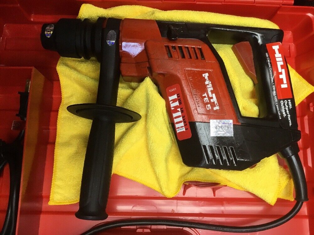 HILTI TE 5 HAMMER DRILL PREOWNED,REINFORCED HANDLE, FREE GRINDER