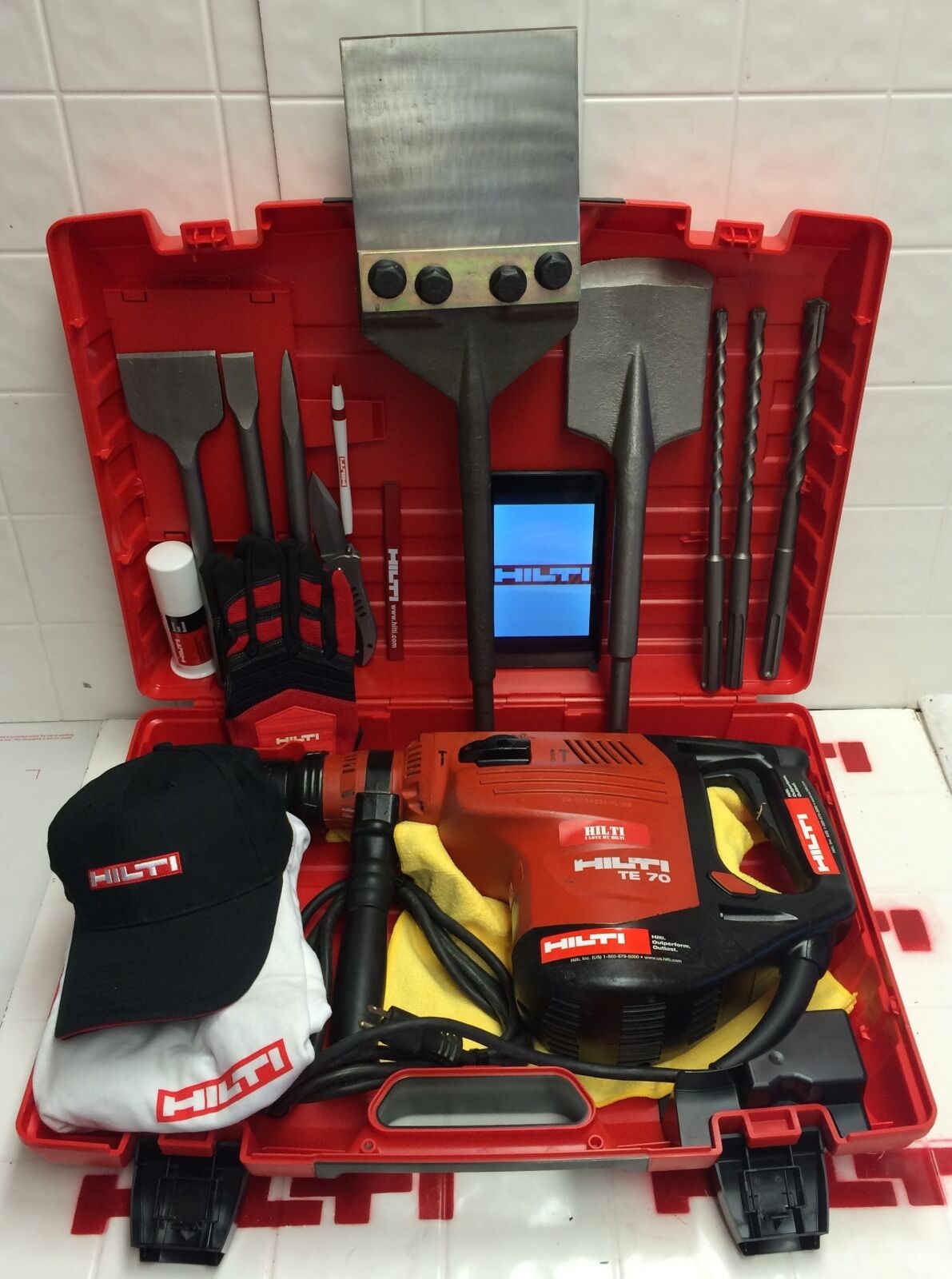 HILTI TE 70, GREAT CONDITION, FREE TABLET, CHISELS, A LOT OF EXTRAS