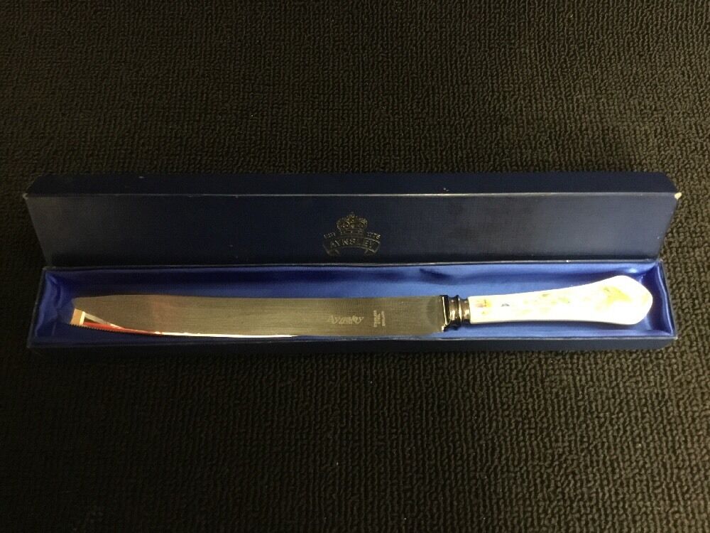 BREAD KNIFE & STAINLESS BLADE IN BIRD BY AYNSLEY