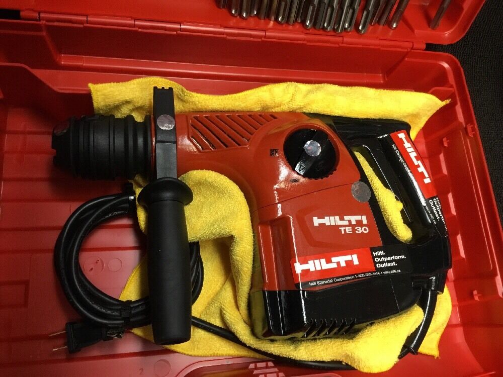 HILTI TE 30 HAMMER DRILL, PREOWNED, FREE MUG, BITS, T-SHIRT, MORE