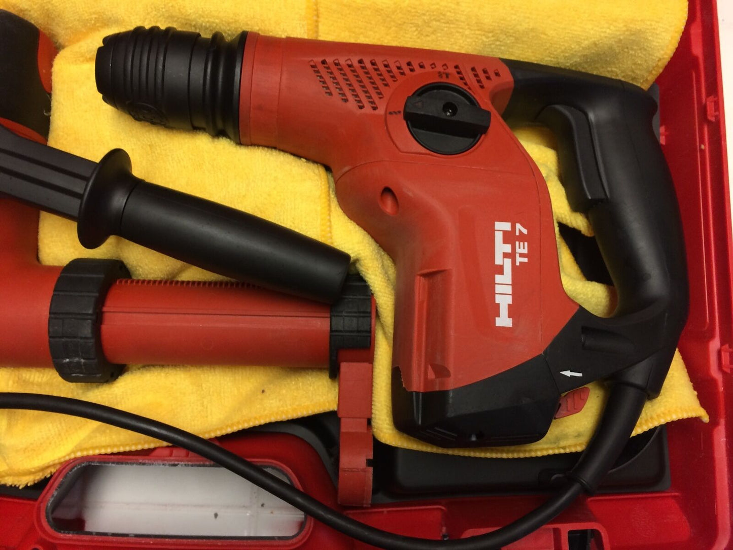 HILTI TE 7 WITH DUSTY REMOVAL SYSTEM, NEW, FREE TABLET, EXTRAS