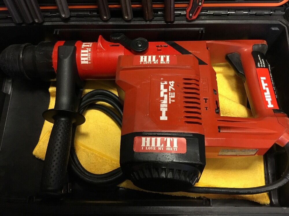 HILTI TE 74, PREOWNED, FREE GRINDER, BITS, A LOT OF EXTRAS,