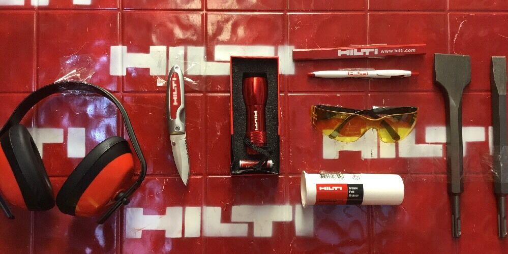 HILTI TE 35, PREOWNED, VERY STRONG, FREE BITS & CHISELS, GRINDER