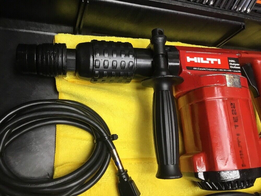 HILTI TE 22 HAMMER DRILL, PREOWNED, FREE KNIFE SET,  EXTRAS