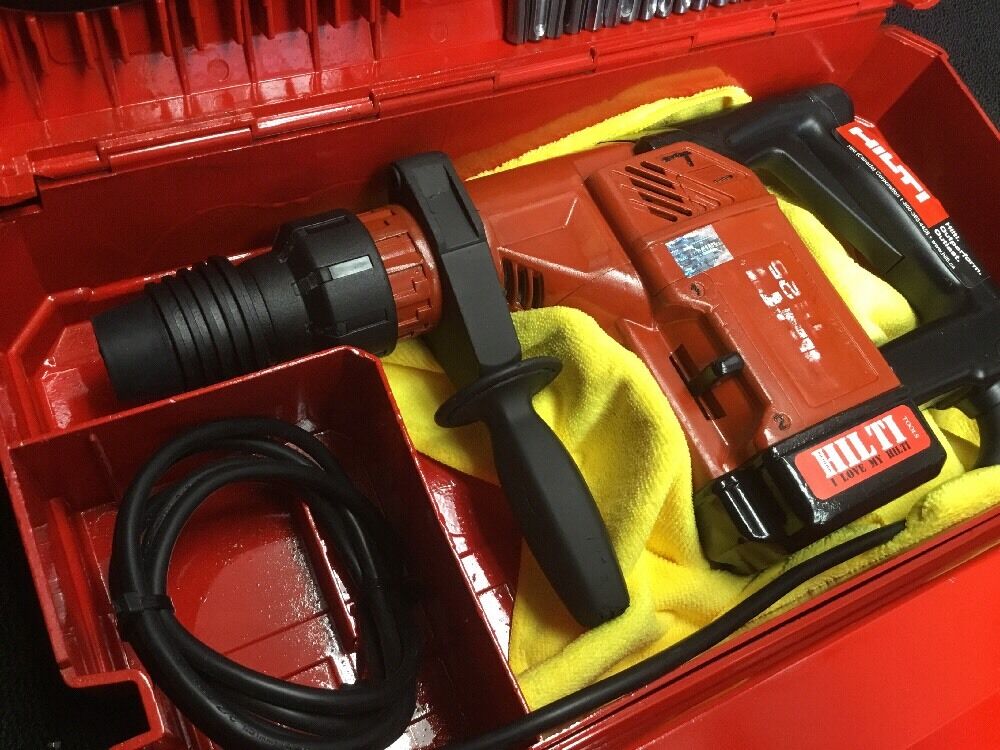 HILTI TE 25 DRILL, PREOWNED, FREE BLUETOOTH SPEAKER, DRILL & EXTRAS