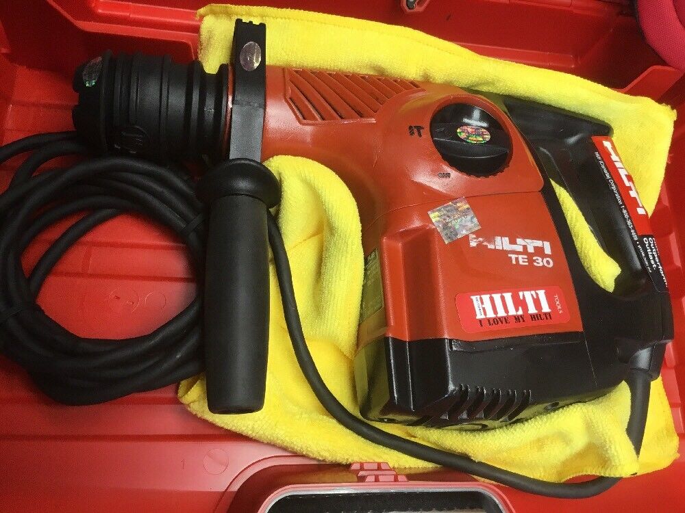 HILTI TE 30 HAMMER DRILL, PREOWNED, FREE TABLET, BITS, A LOT EXTRAS