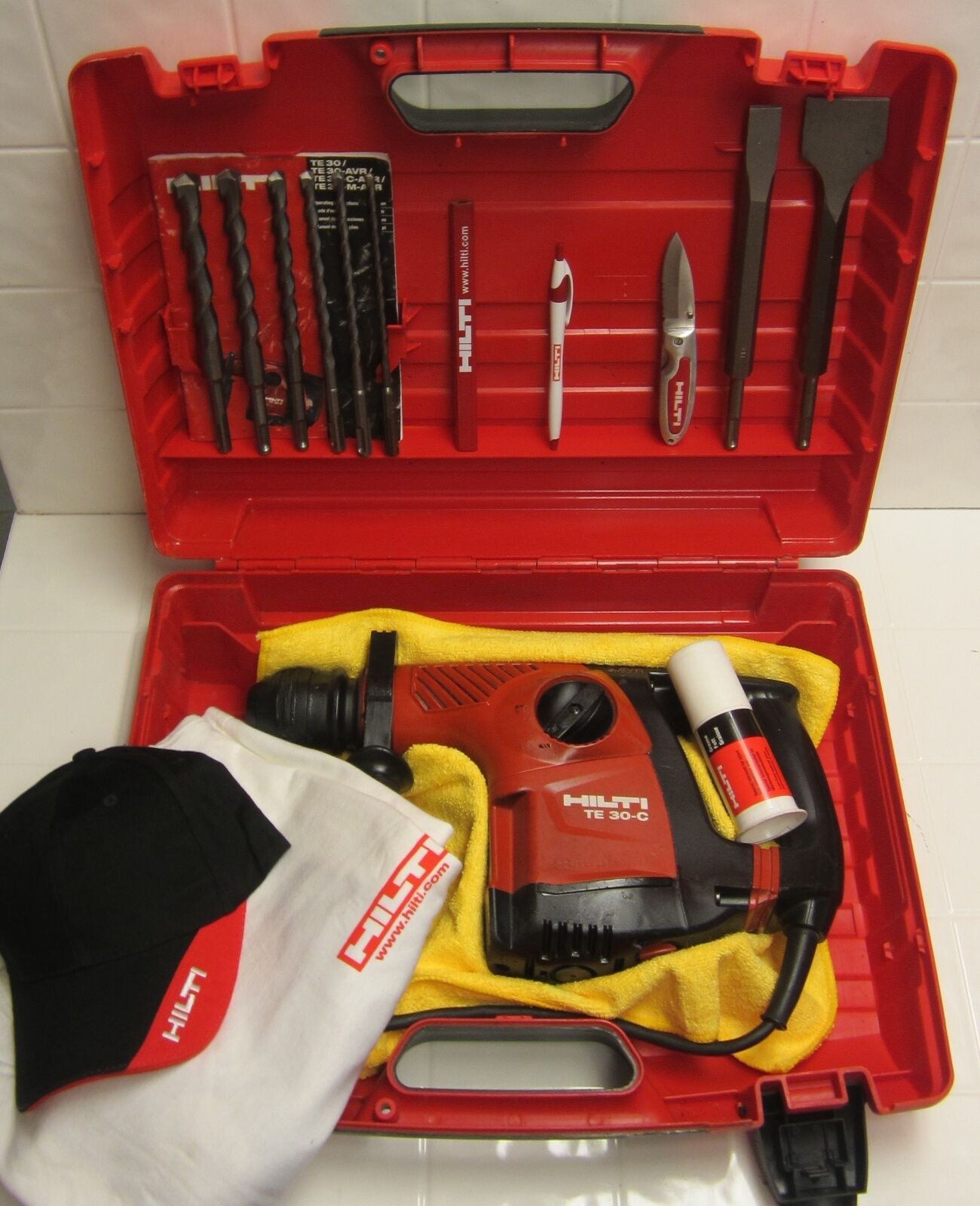 HILTI TE 30-C HAMMER DRILL, GREAT CONDITION, FREE BITS, CHISELS