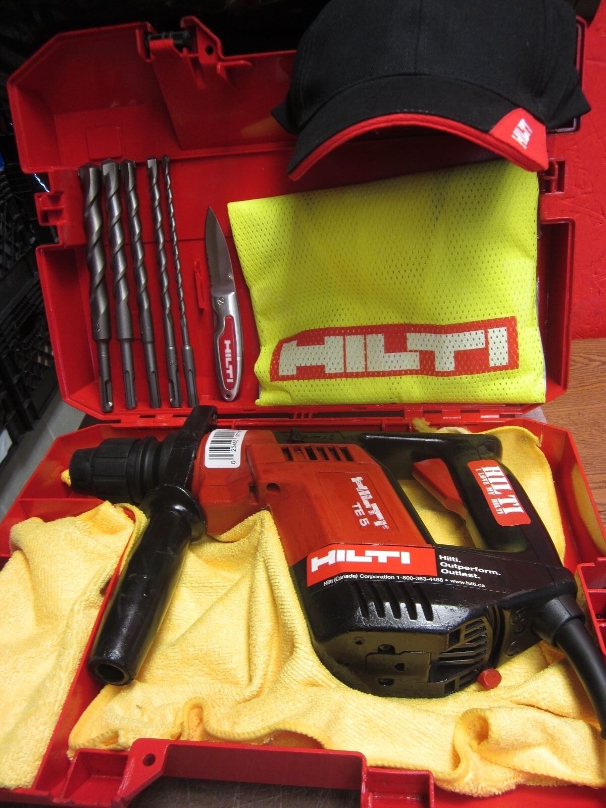 HILTI TE 5 PREOWNED, ORIGINAL, STRONG, DURABLE, FREE BITS, HILTI VEST