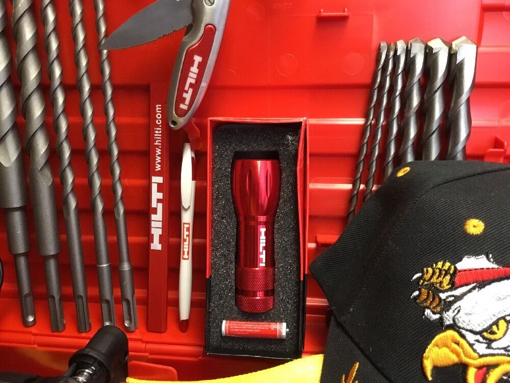 HILTI TE 5 , PREOWNED EXCELLENT CONDITION, free knife, bit , pen , laser , vest,