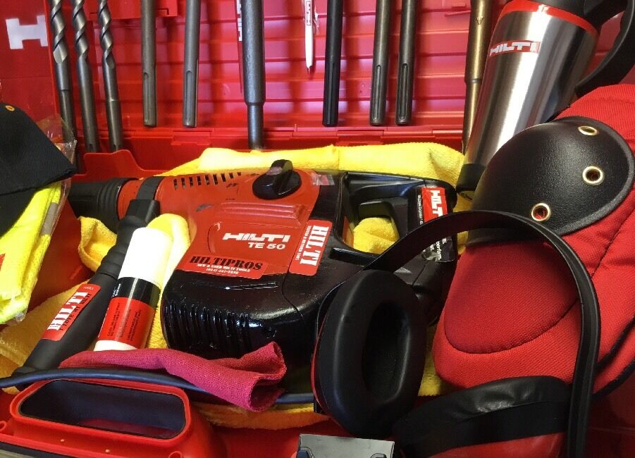 HILTI TE 50, L@@K, NICE CONDITION, FREE HILTI COFFE MUG AND EXTRAS, FAST SHIP