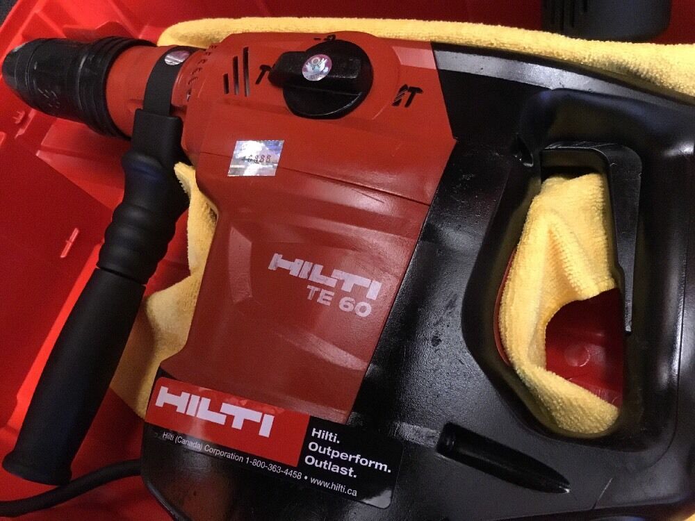 HILTI TE 60, GREAT CONDITION, STRONG, FREE ANGLE GRINDER AND EXTRAS