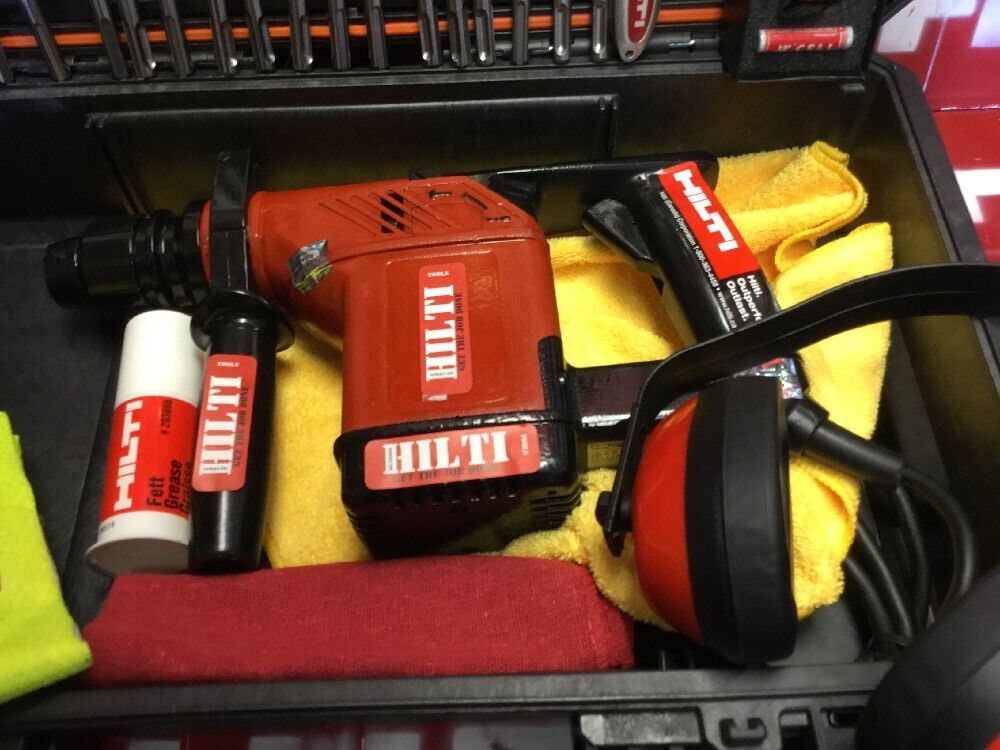 HILTI TE 15 HAMMER DRILL, FREE HILTI COFFE MUG, STRONG